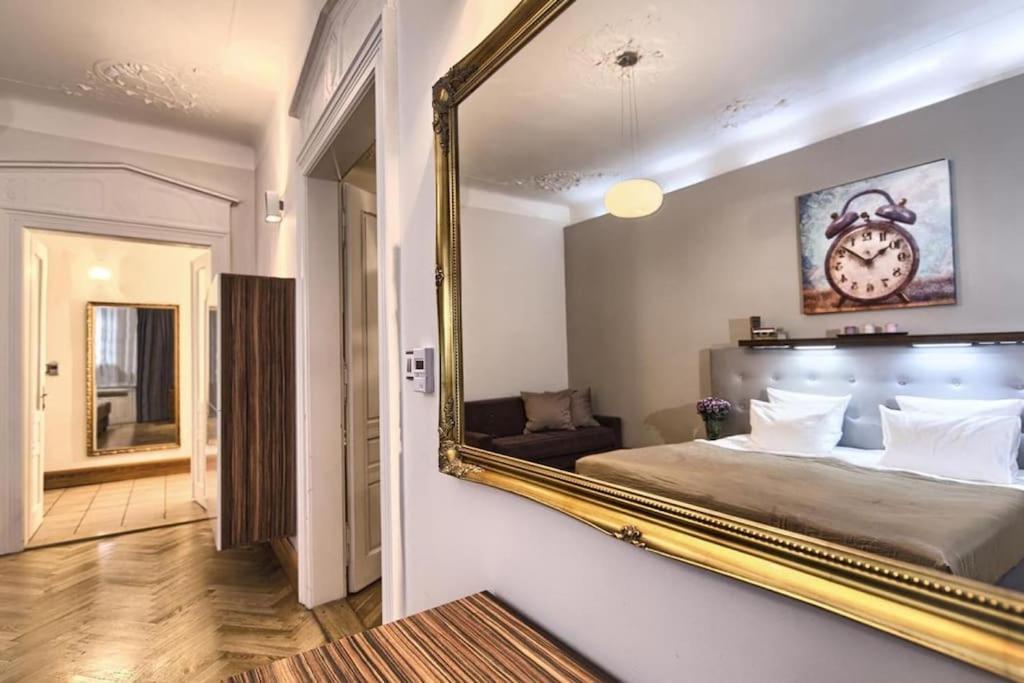 Heritage Haven Charming 3br Center Apartment Prague