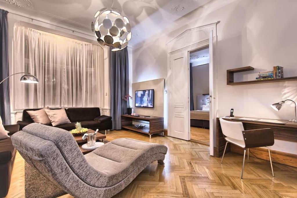 Heritage Haven Charming 3br Center * Prague