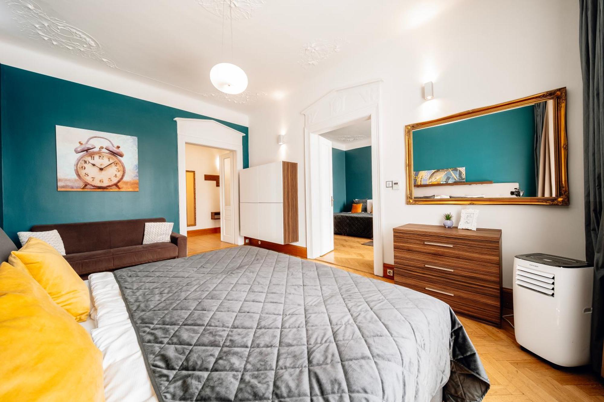 Apartment Heritage Haven Charming 3br Center *