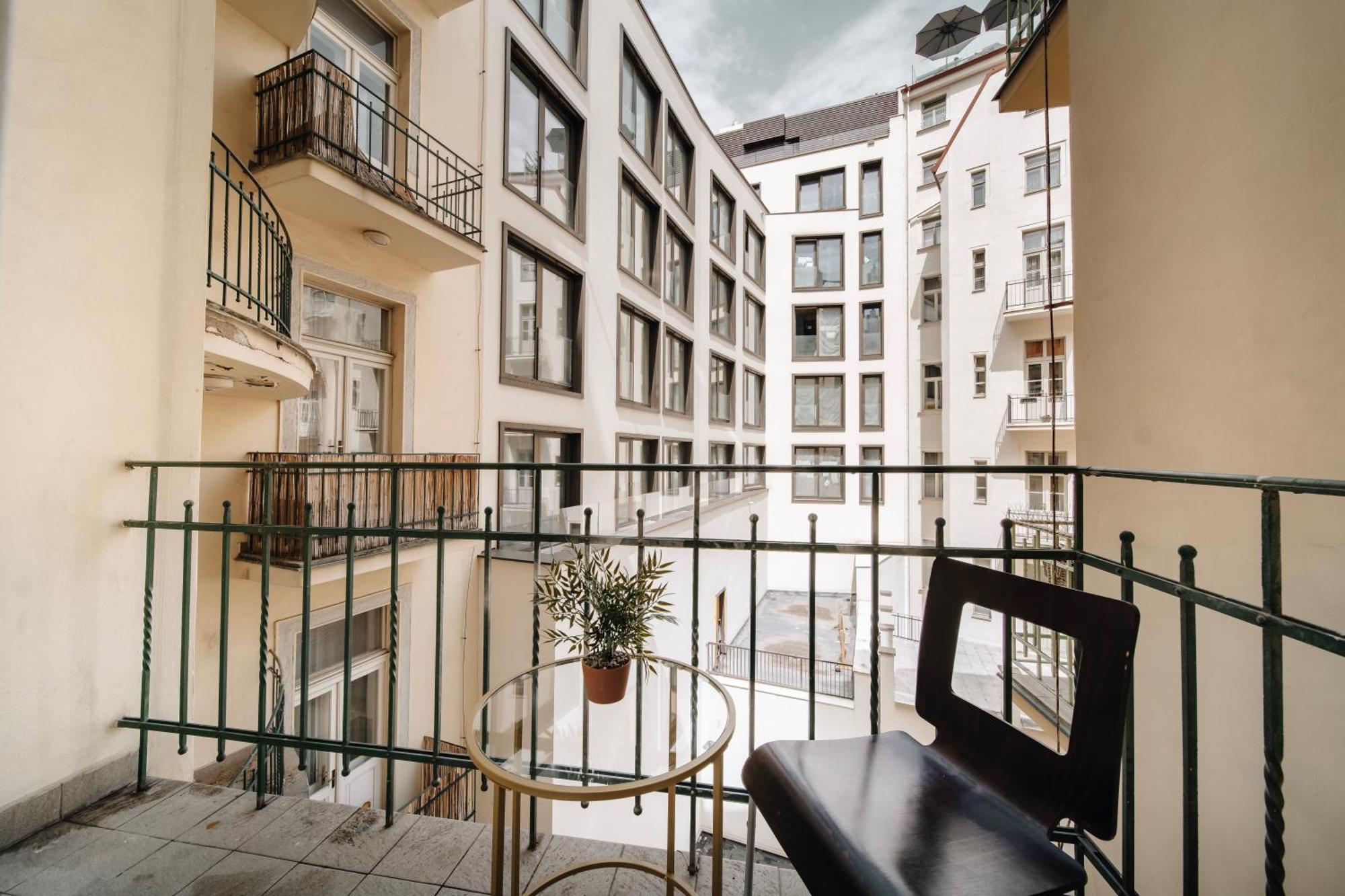 Apartment Heritage Haven Charming 3br Center