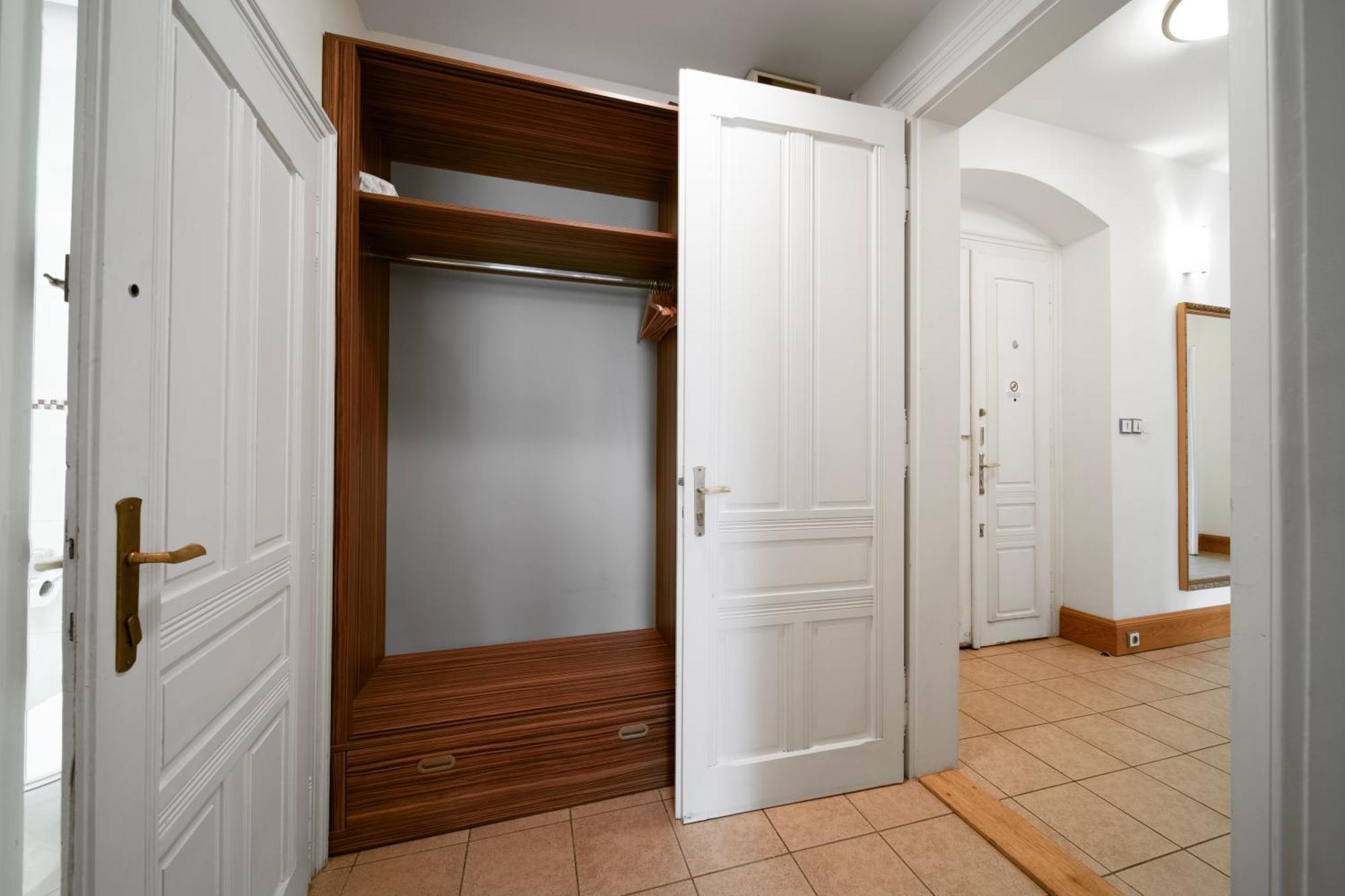 Apartment Heritage Haven Charming 3br Center